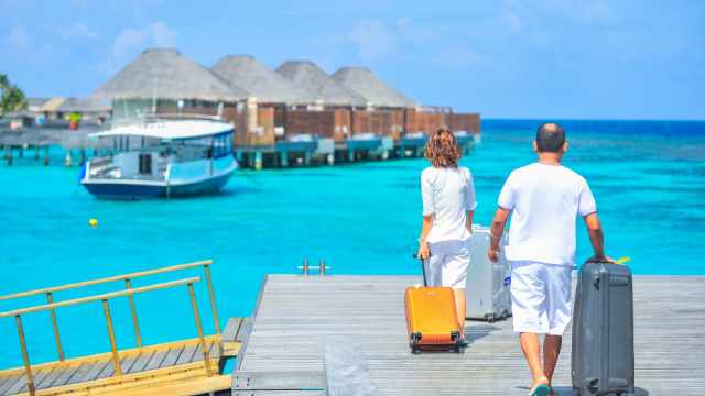 Here's What Key Metrics Tell Us About Travel Leisure Co. (TNL) Q2 Earnings