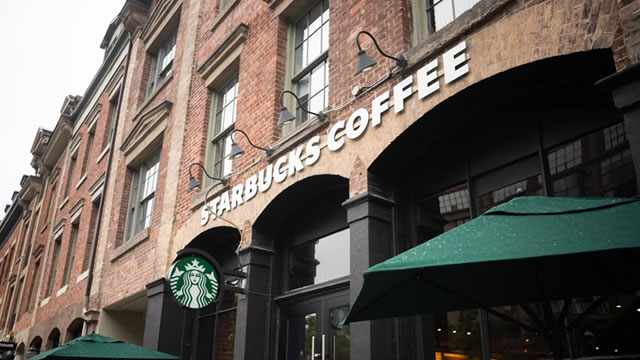 Billionaire Paul Singer Piles Into Starbucks. Should Investors Follow Suit and Buy the Stock?