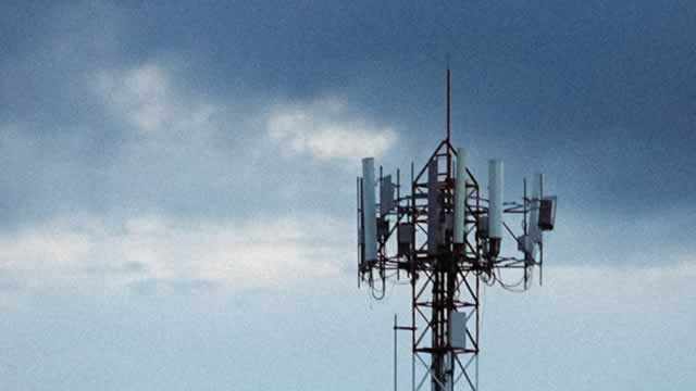 Wireless tower operator Crown Castle lowers full year net income forecast