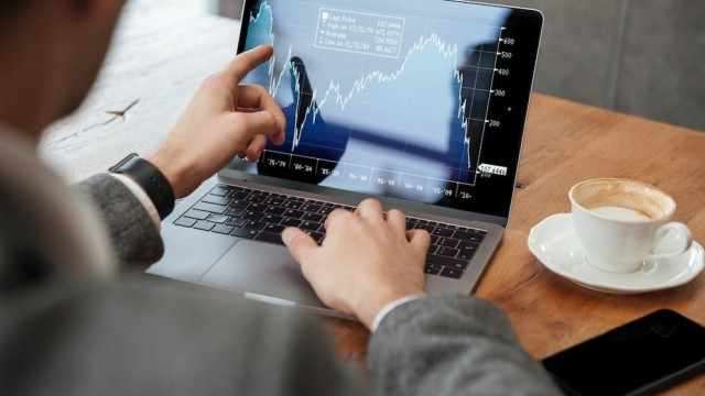 Top 5 Tech And Telecom Stocks That Are Set To Fly In Q4 - Charge Enterprises (NASDAQ:CRGE), Fangdd Network Group (NASDAQ:DUO)