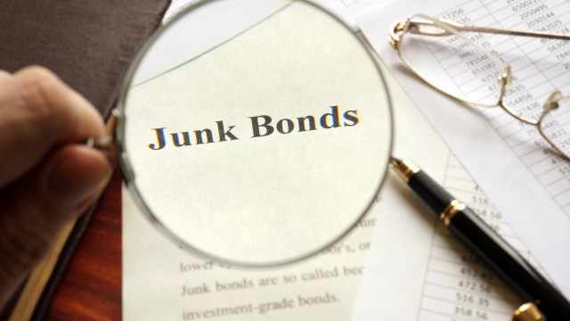 Contrarian Idea For 2024: High-Yield Bonds With FALN