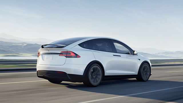 This Analyst With 87% Accuracy Rate Sees Over 35% Downside In Tesla - Here Are 5 Stock Picks For Last Week From Wall Street's Most Accurate Analysts