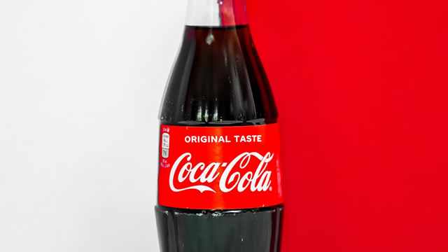 Coca-Cola Shares Optimistic Numbers in Its Latest Earnings Call. Is This Warren Buffett Favorite a Smart Stock to Buy Today?