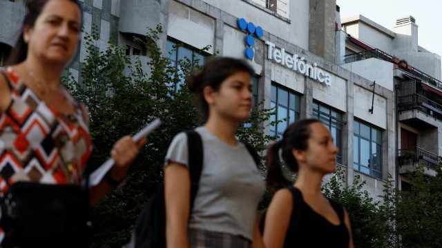 Brazil's Telefonica quarterly profit rises 7%, but misses forecasts