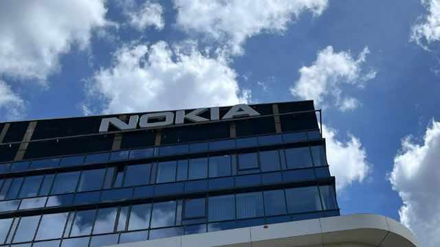 Samsung shows interest in Nokia mobile networks assets, Bloomberg News reports