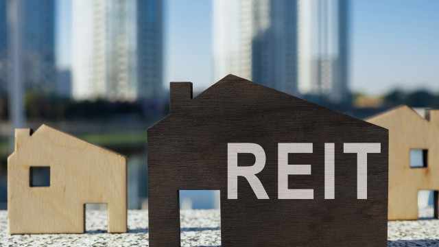 Listed Real Estate: Searching For Positive Signals While Reviewing The Case For REITs
