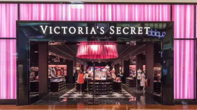 Victoria's Secret shares slump after posting first quarter loss