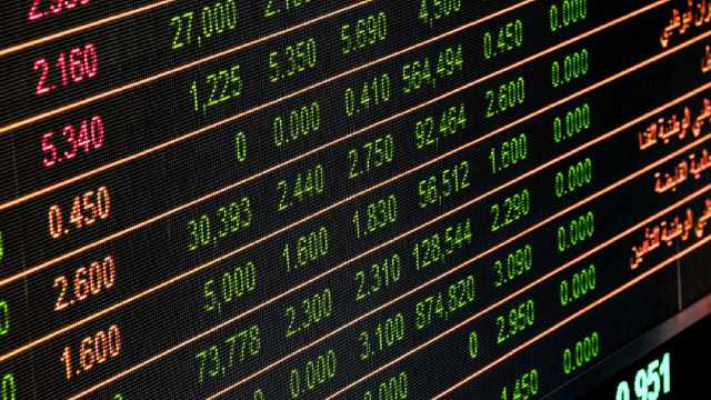 Should You Invest in the Consumer Discretionary Select Sector SPDR ETF (XLY)?