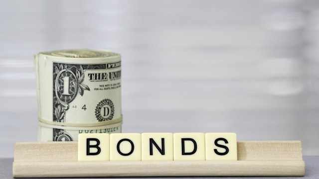 Active Bond Funds Outperform Passive Peers in Last Decade