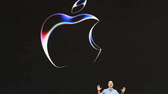 Warren Buffett Dumps 13% Of Apple Stake Before $110 Billion Buyback