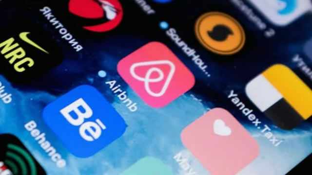 Why Is Airbnb (ABNB) Up 2% Since Last Earnings Report?