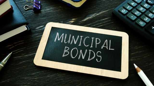 RMMZ: Hybrid Approach To Municipal Bond Exposure