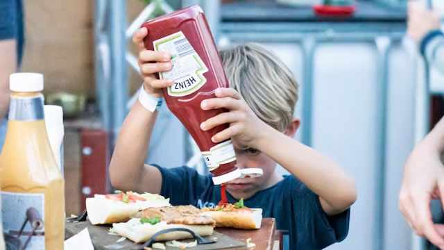 5 Reasons to Buy Kraft Heinz Stock Like There's No Tomorrow