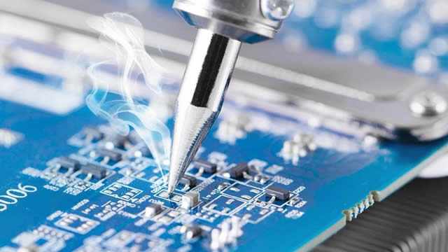 Analog Devices Sends Signal to Market: Growth Will Return