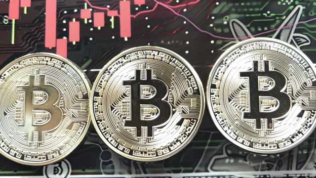 Cryptocurrencies: Bitcoin Plummets to 5-Month Low